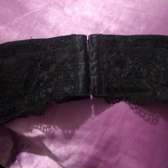 42D Black Strapless Bra - Picture 2 of 4